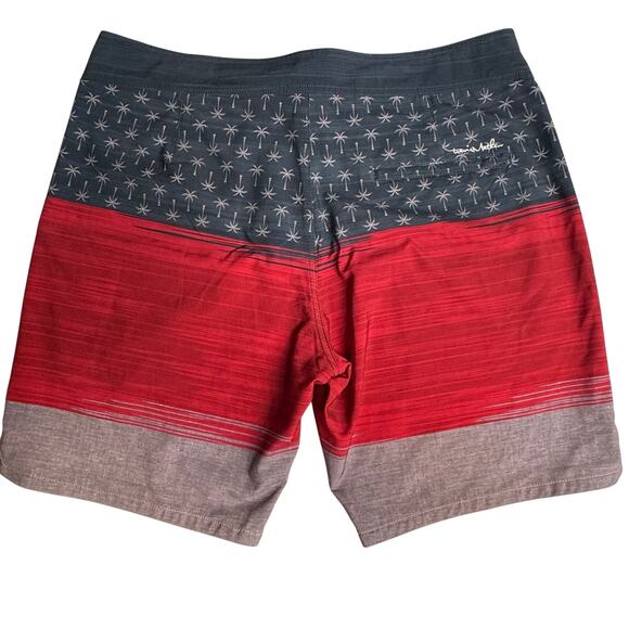 Travis Mathew Patriotic Flag Inspired Swim Trunks Shorts Men 36 Red Blue Gray - Picture 4 of 6